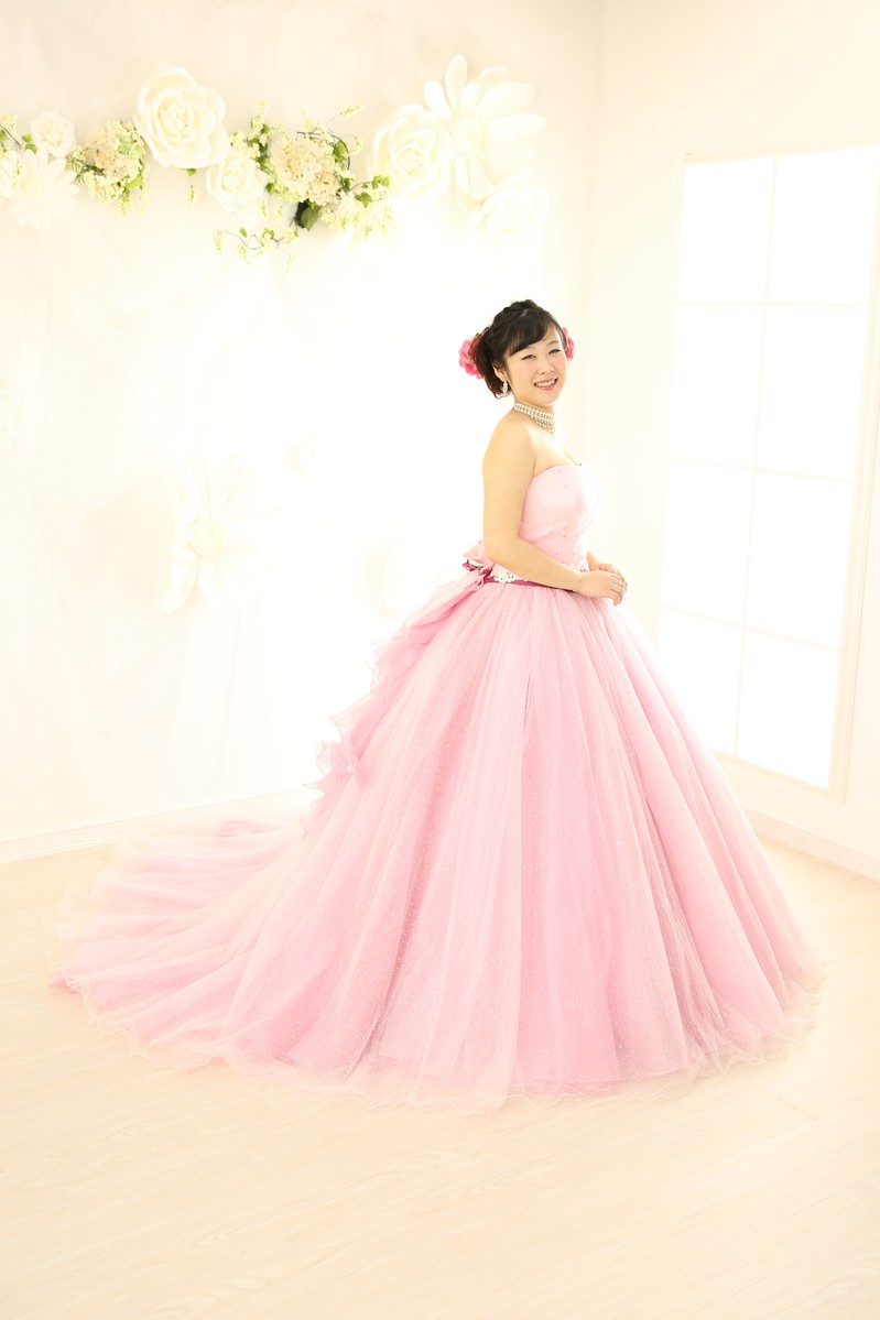 カラードレス ピンク ｻｲｽﾞ7 11 ブランド 佐々木希 姫路で振袖のレンタルなら当店へ 着付けも美容もセットでお得です